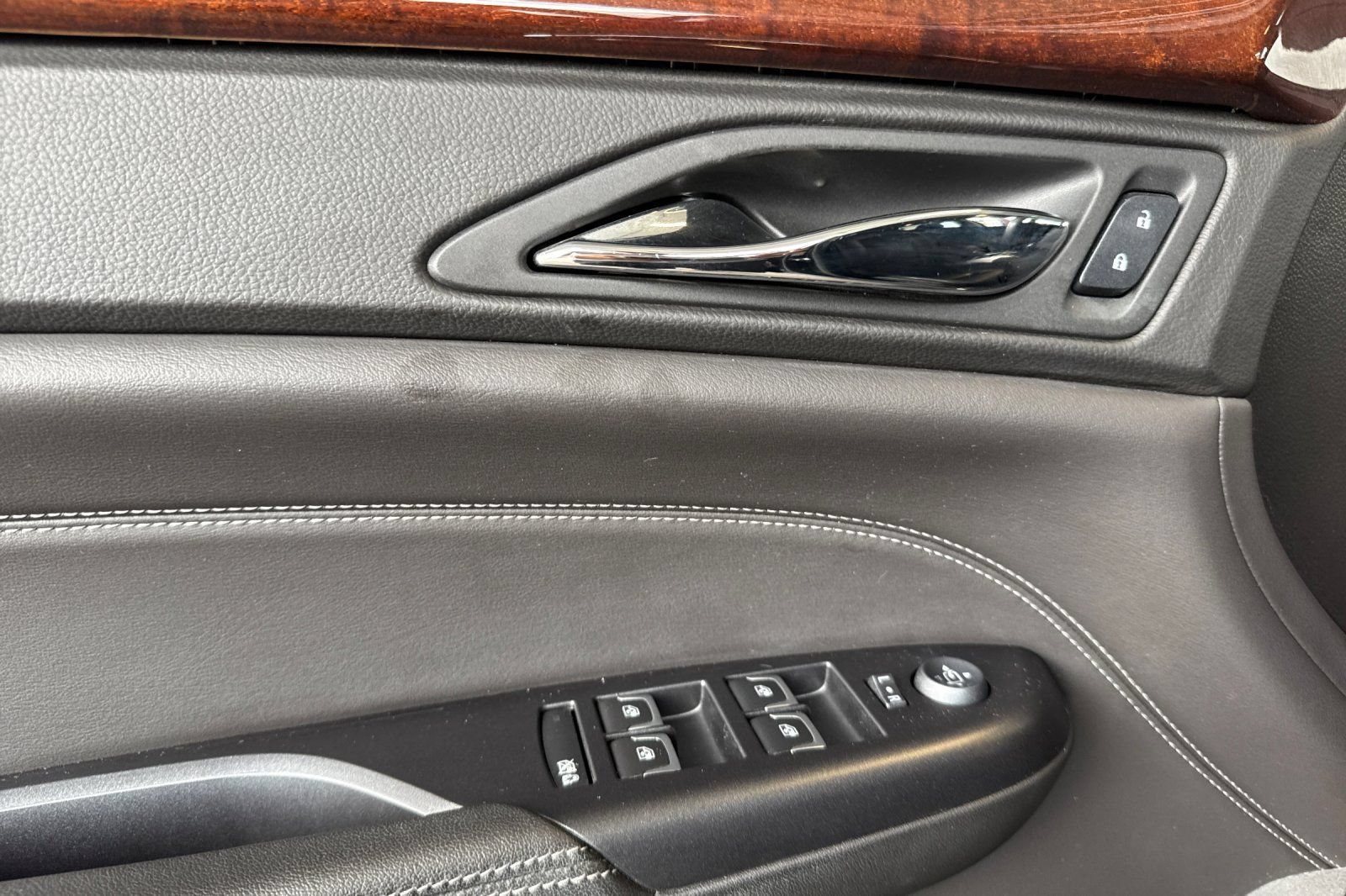 Used 2016 Cadillac SRX Premium AWD/4WD image 10