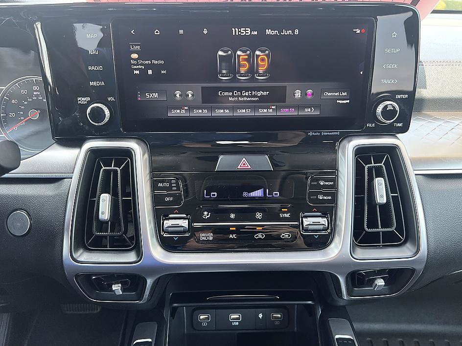 Used 2022 Kia Sorento EX w/ Panoramic Sunroof Package FWD image 25