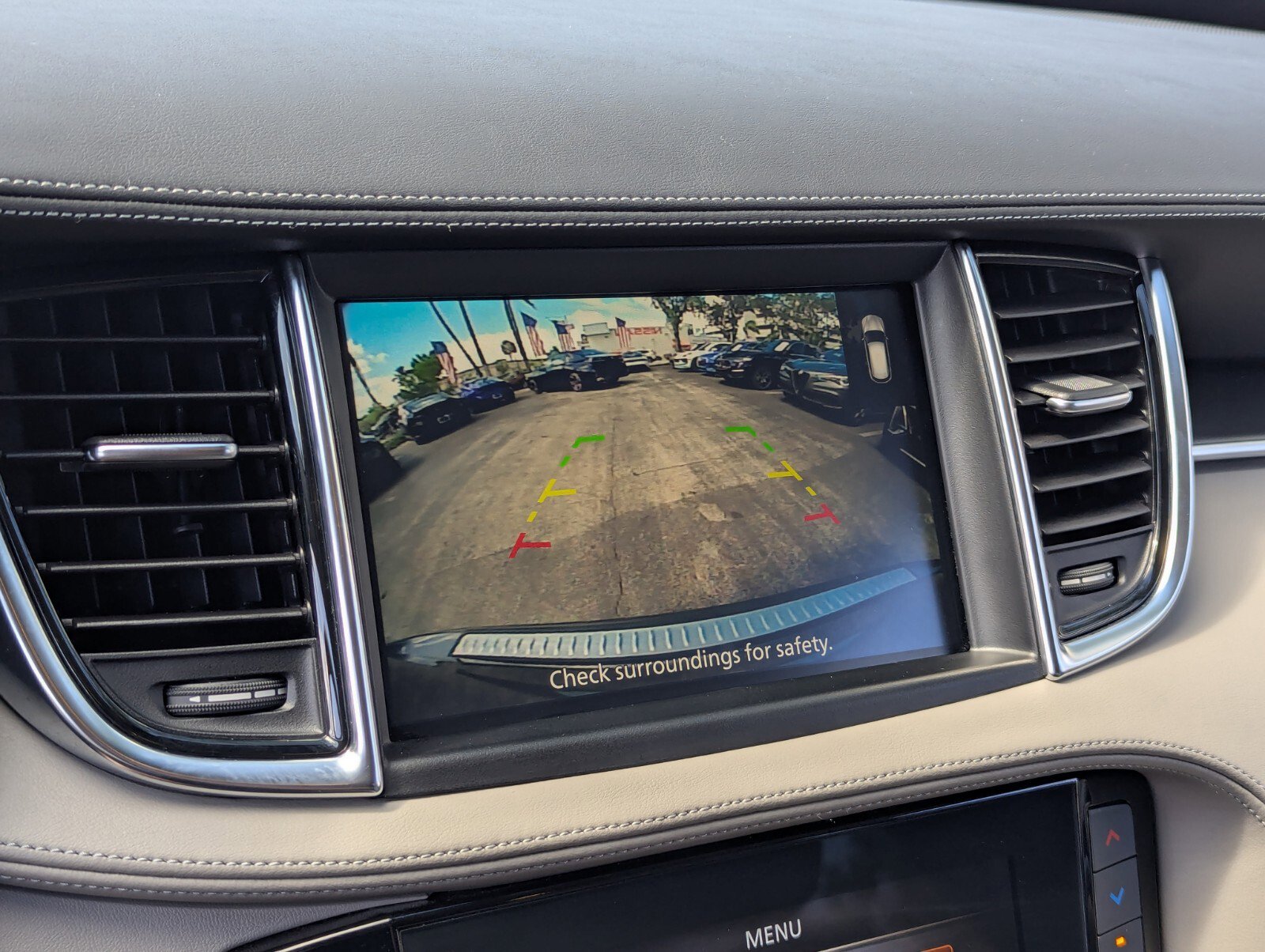 Used 2023 INFINITI QX50 Luxe w/ Accent Package FWD image 27
