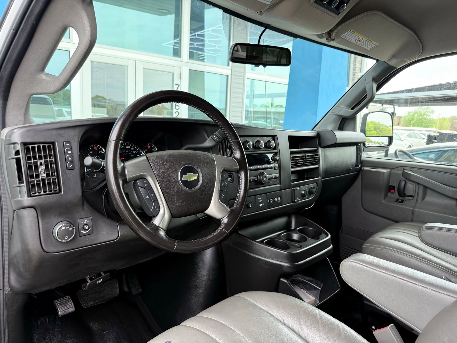 Used 2017 Chevrolet Express 3500 LS image 18