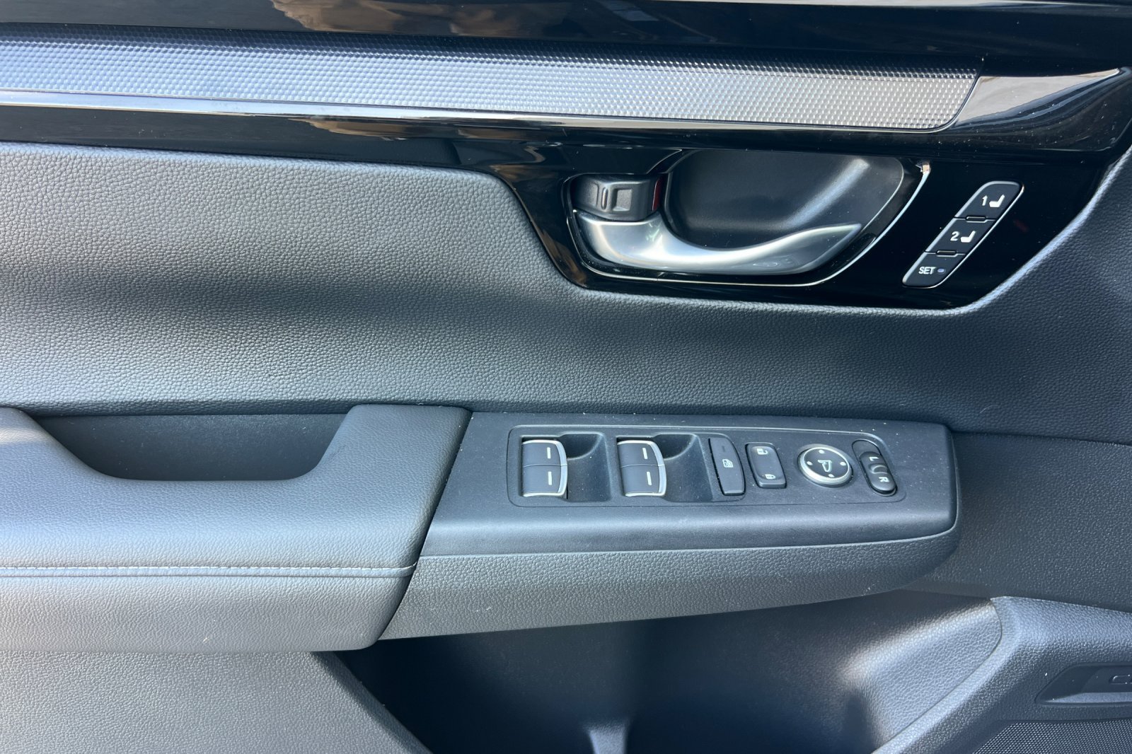 Used 2024 Honda CR-V EX-L image 11