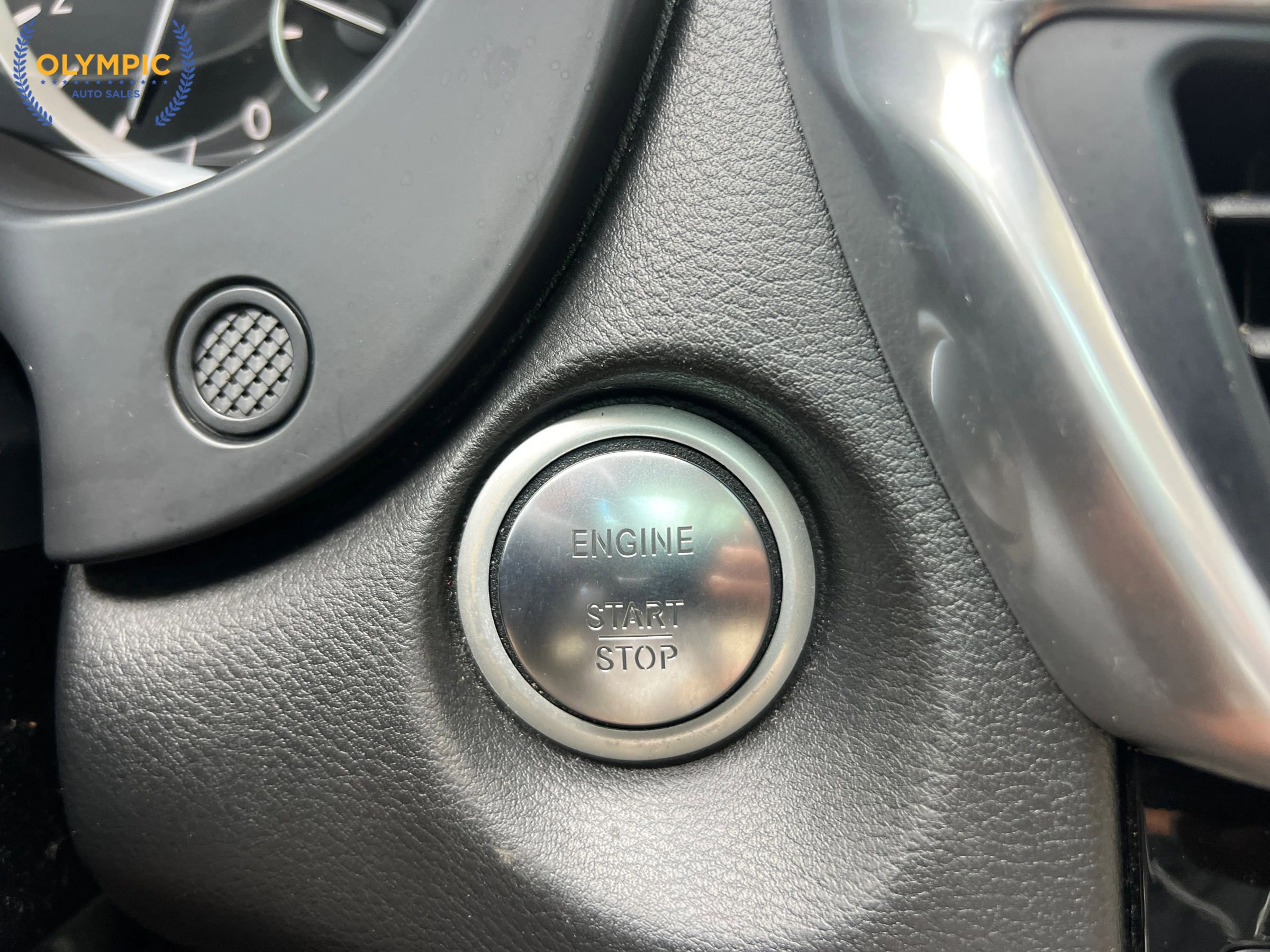 Used 2019 INFINITI QX30 image 29