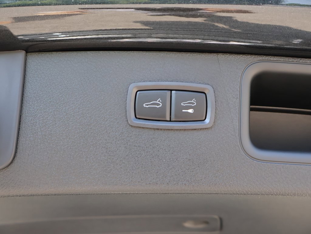 New 2025 Porsche Macan image 18