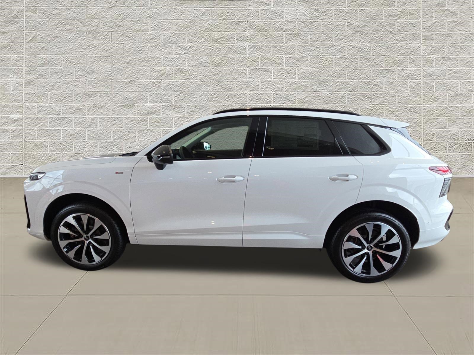 New 2026 Audi Q3 quattro 2.0T AWD/4WD image 4