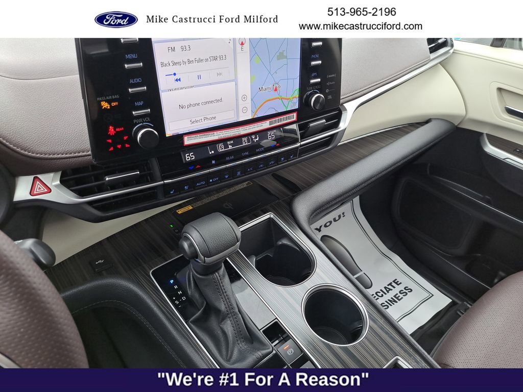 Used 2024 Toyota Sienna Platinum image 16