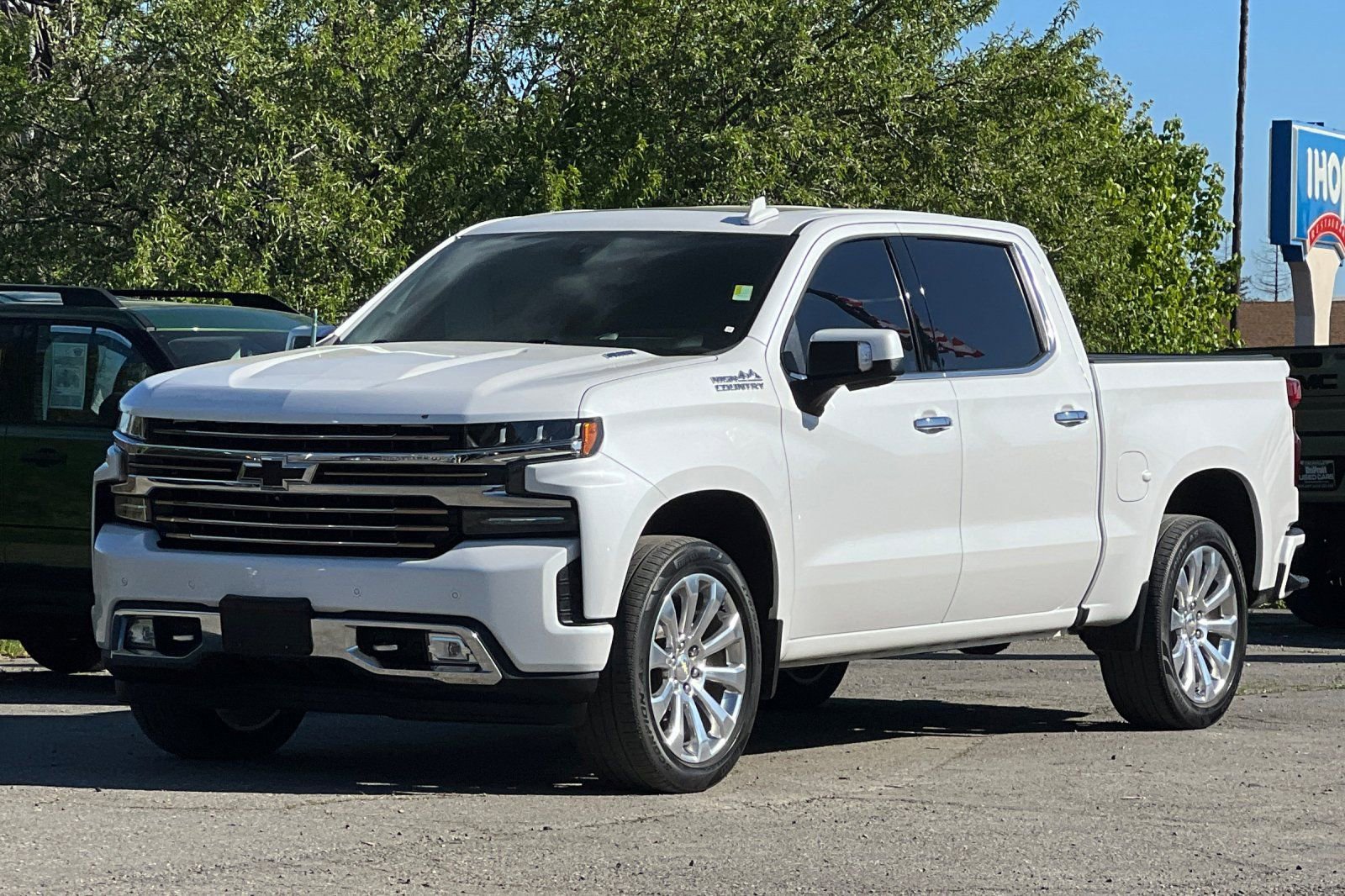 Used 2020 Chevrolet Silverado 1500 High Country w/ Technology Package image 8