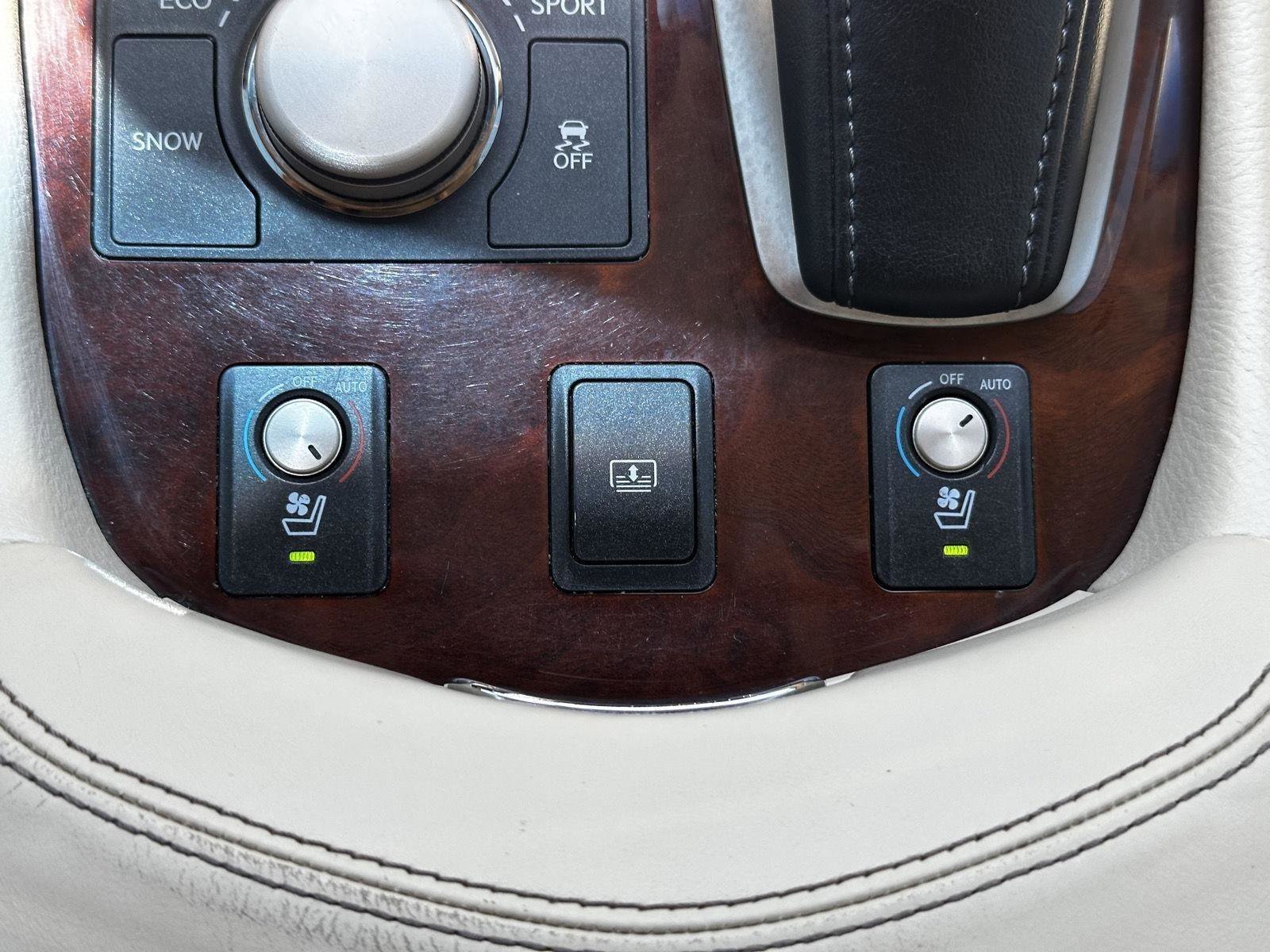 Used 2013 Lexus LS 460 w/ Comfort Pkg RWD image 31