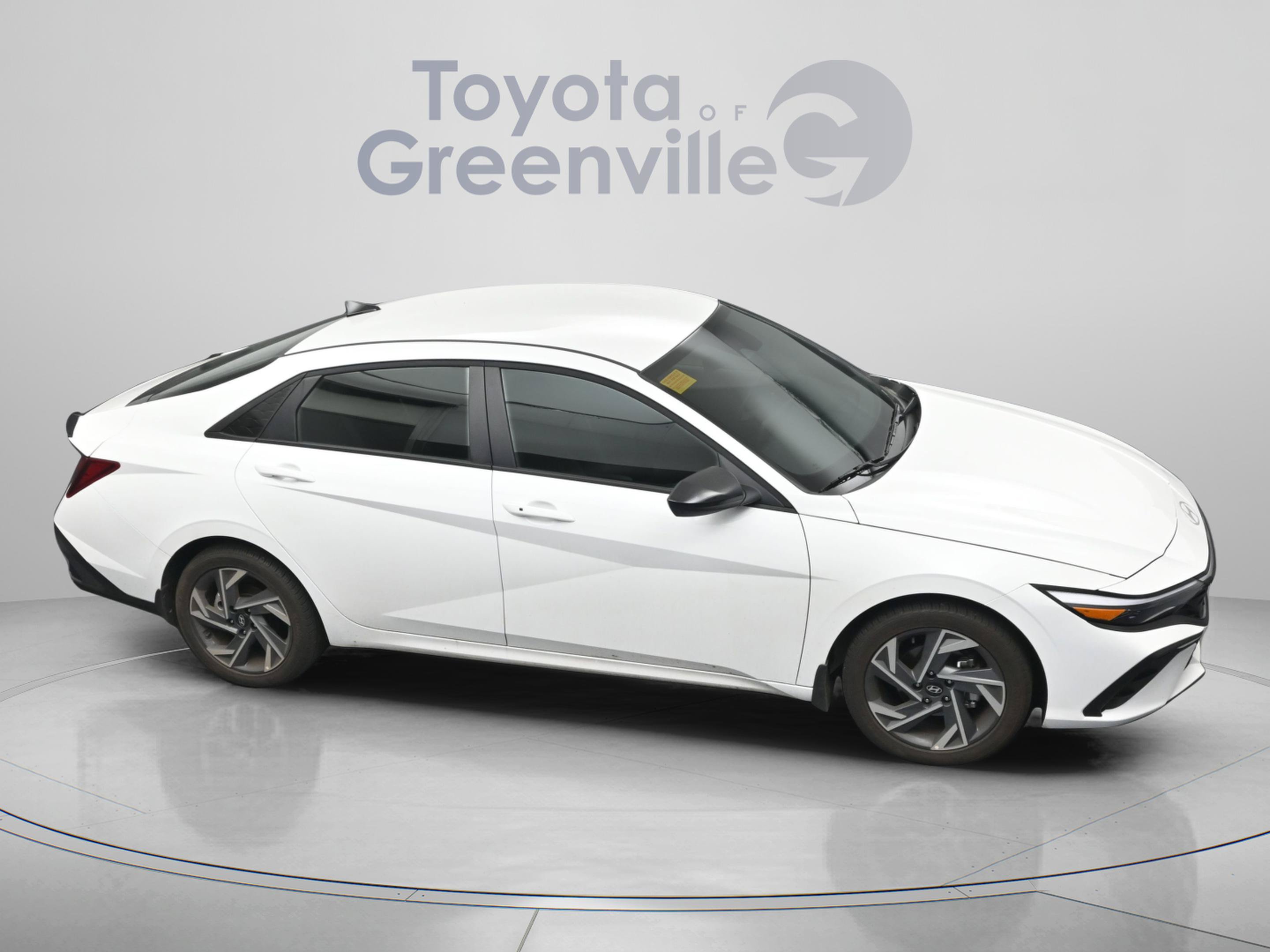 Used 2025 Hyundai Elantra Sport FWD image 17