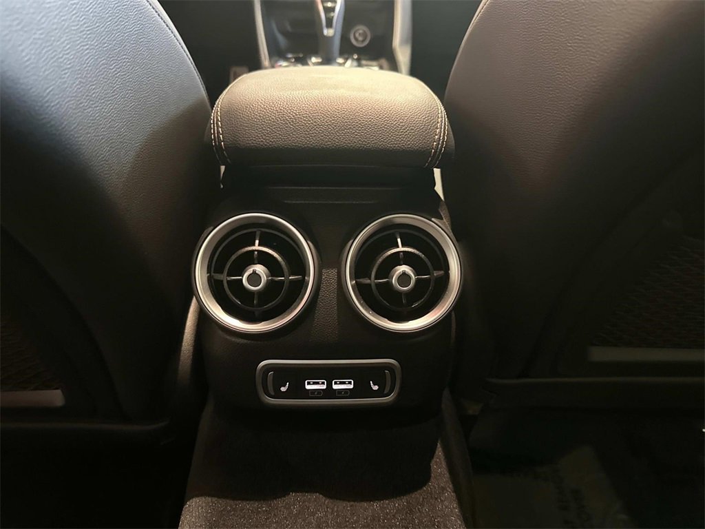 New 2025 Alfa Romeo Giulia AWD w/ Driving Assist Package image 13