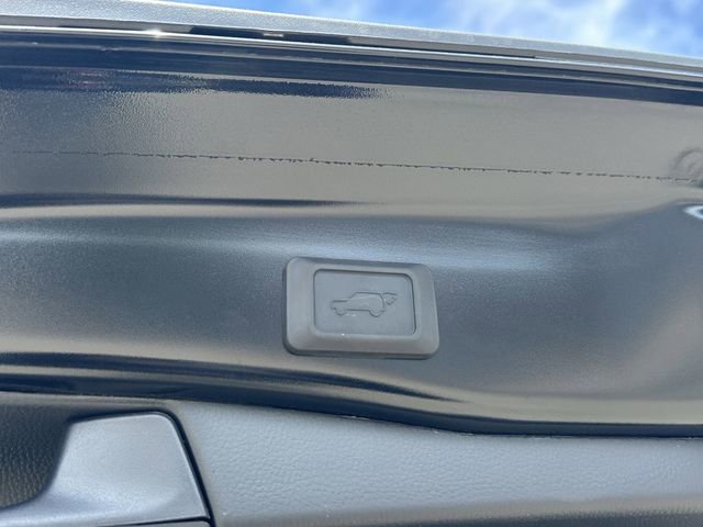 Used 2025 Toyota RAV4 XLE w/ Convenience Package FWD image 31