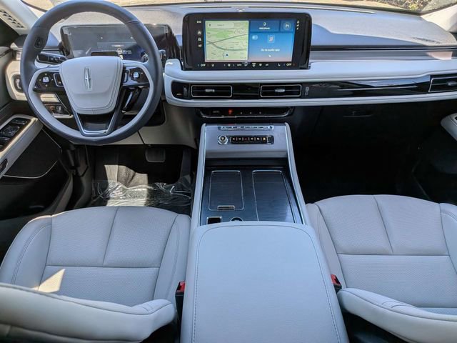 New 2026 Lincoln Aviator 2WD image 13