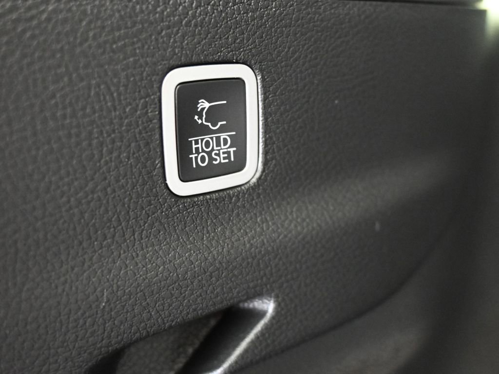 Used 2023 Jeep Wagoneer L Series III w/ Preferred Equipment Group image 42