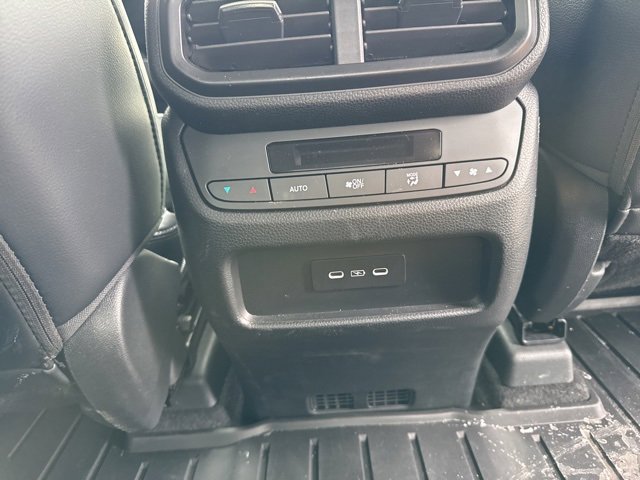 Certified 2025 Honda Pilot Touring image 19