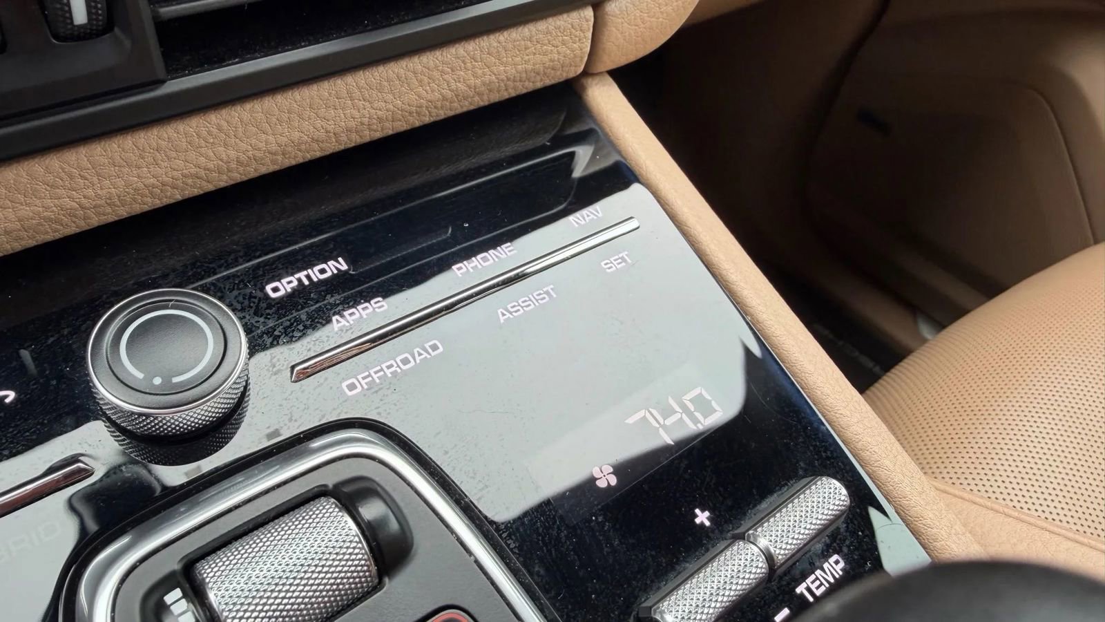 Used 2019 Porsche Cayenne S w/ Premium Plus Package image 43