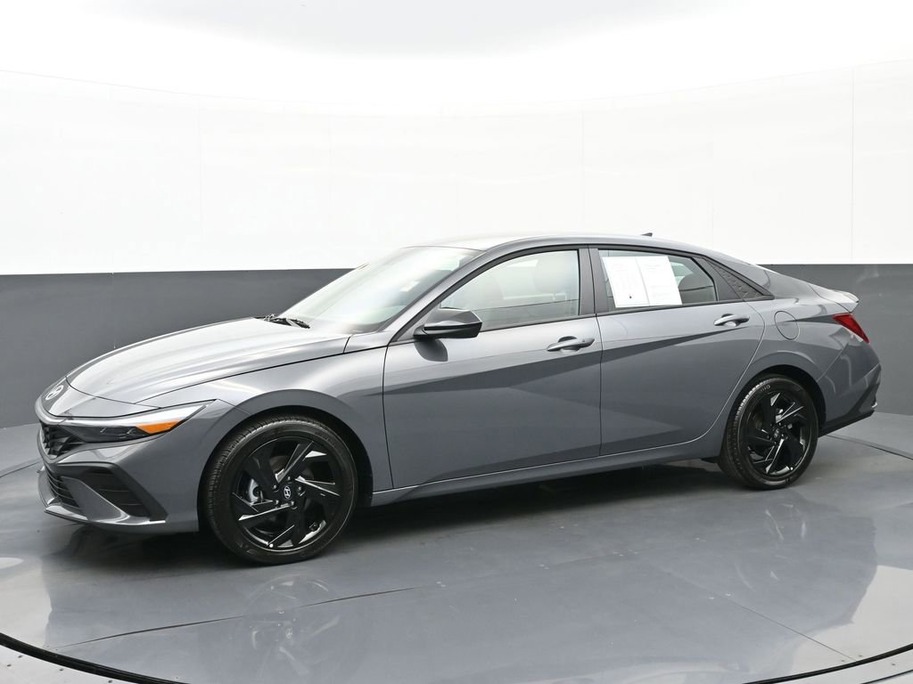 Certified 2026 Hyundai Elantra Sport w/ Cargo Package image 7