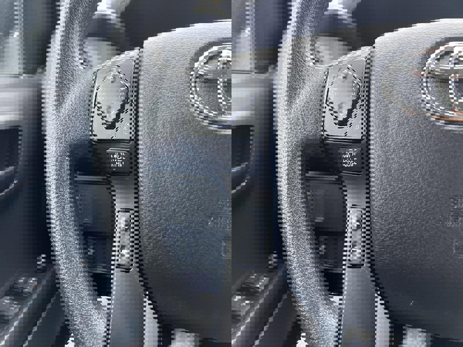 Used 2022 Toyota Tacoma SR image 29