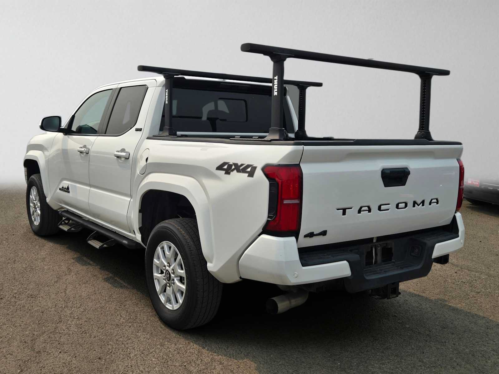 Used 2024 Toyota Tacoma SR5 w/ SR5 Upgrade Package AWD/4WD image 6