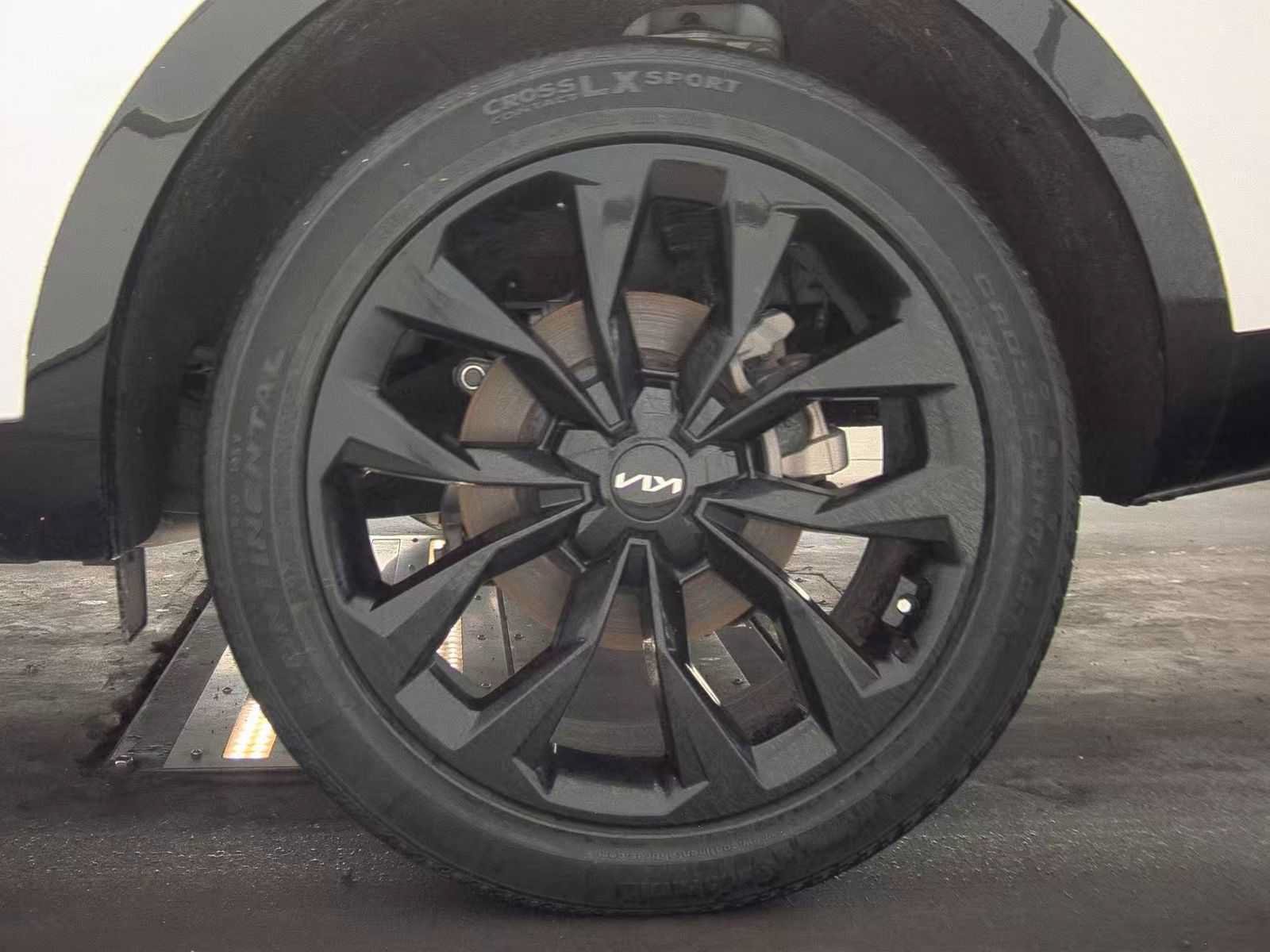 Used 2023 Kia Sorento SX AWD/4WD image 18