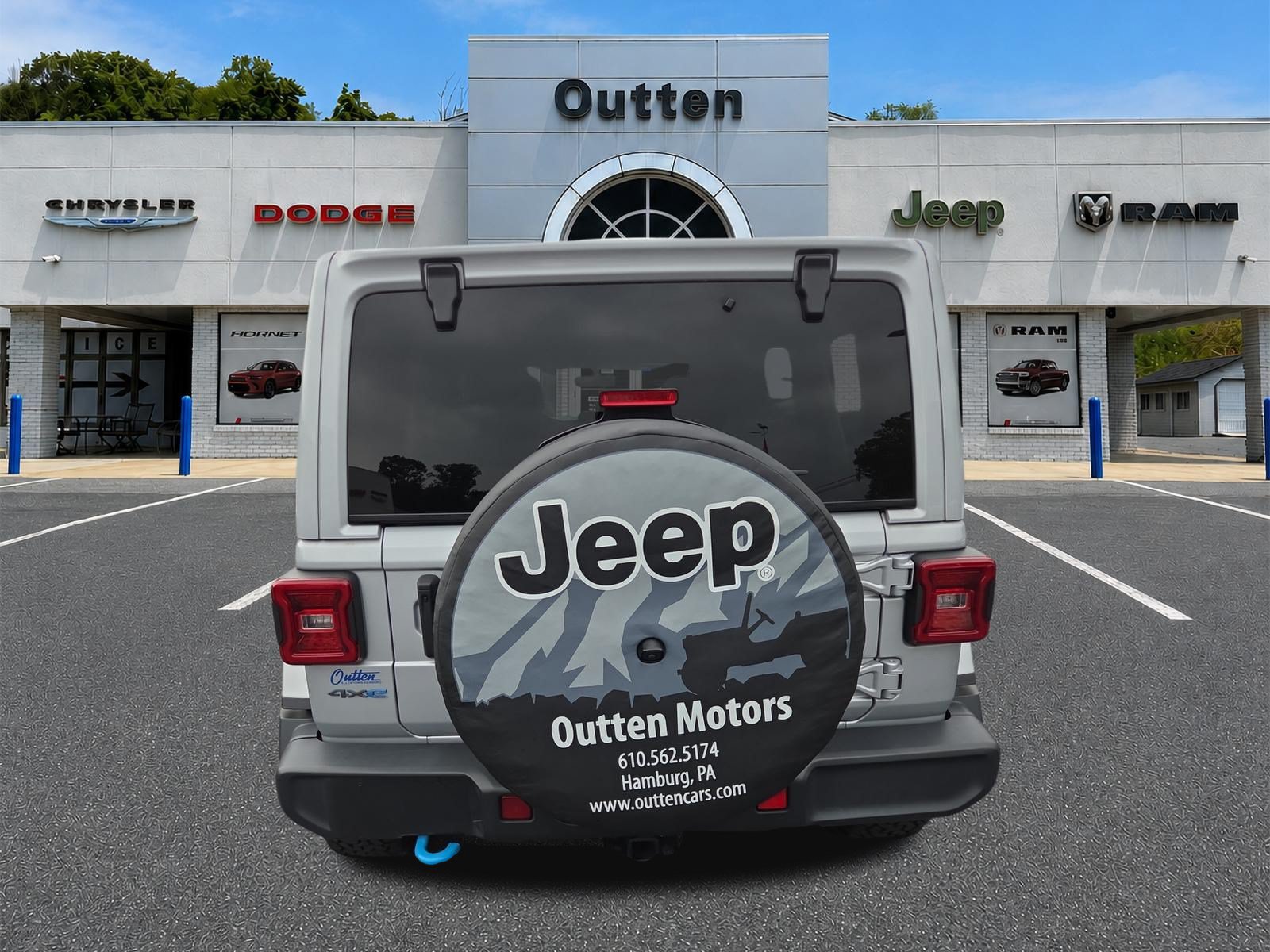 Certified 2023 Jeep Wrangler Unlimited Rubicon 4xe w/ Cold Weather Group AWD/4WD image 5
