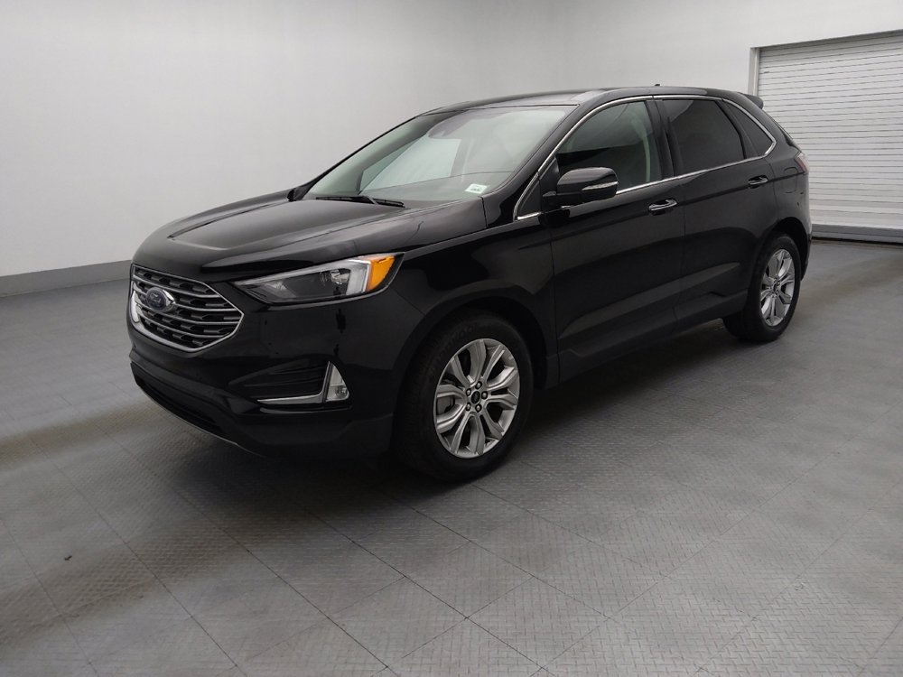 Used 2024 Ford Edge Titanium image 2