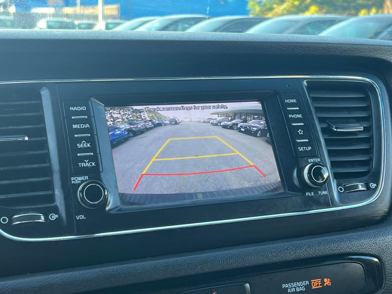 Used 2019 Kia Sedona LX image 21