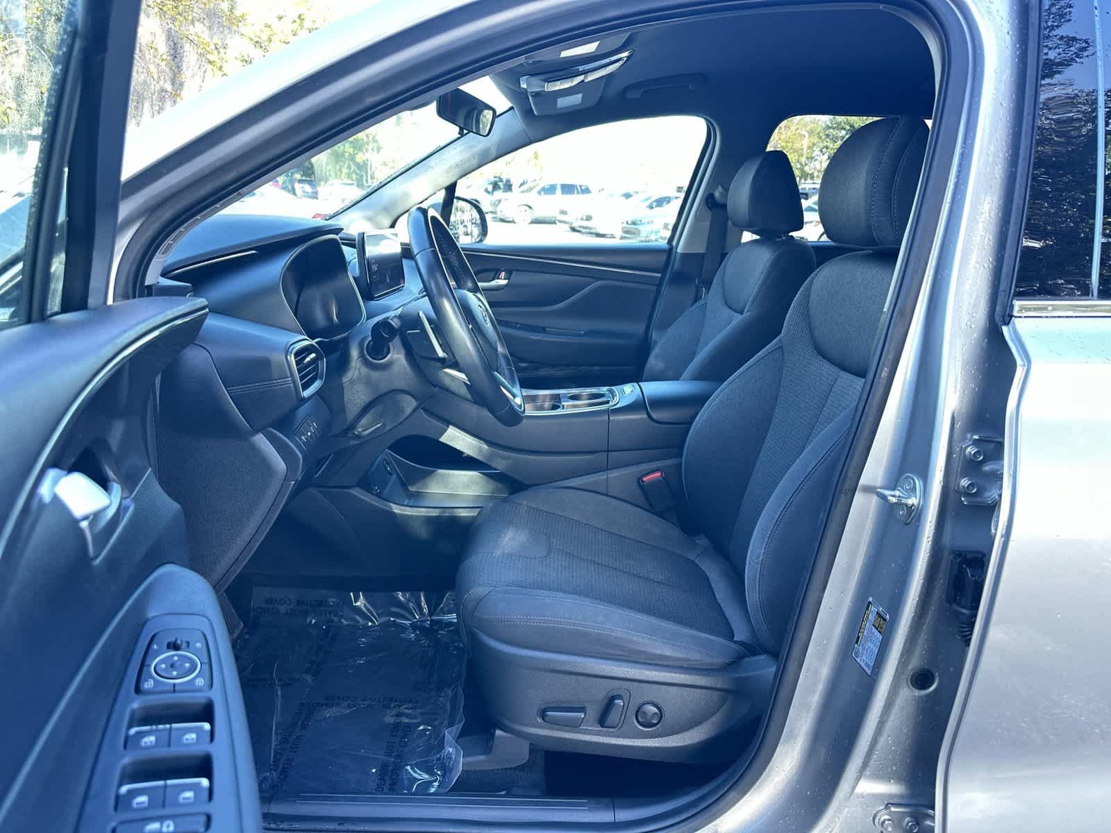 Used 2023 Hyundai Santa Fe SEL FWD image 2