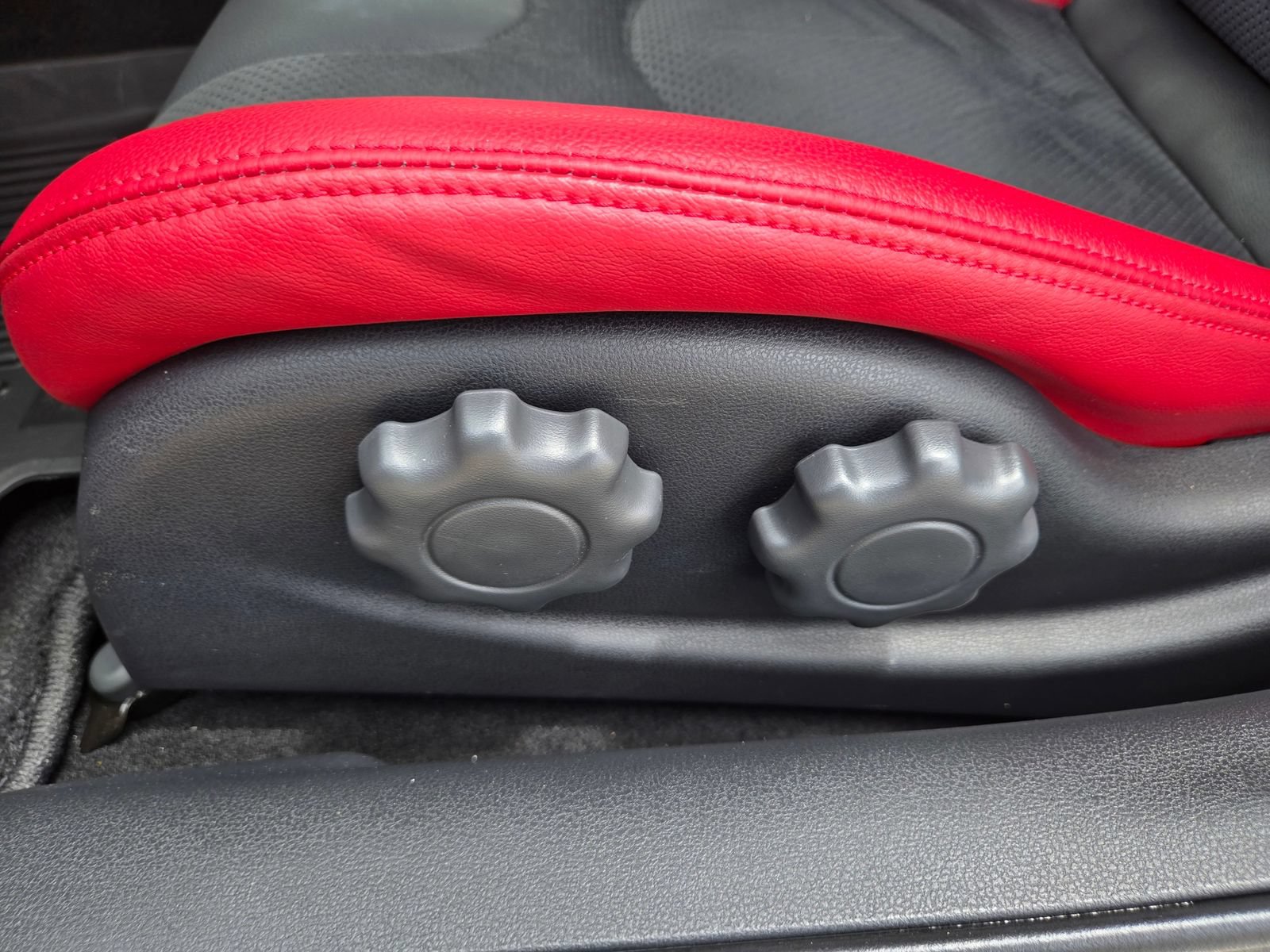Used 2026 Nissan Z Performance w/ Floor Mat Package RWD image 25