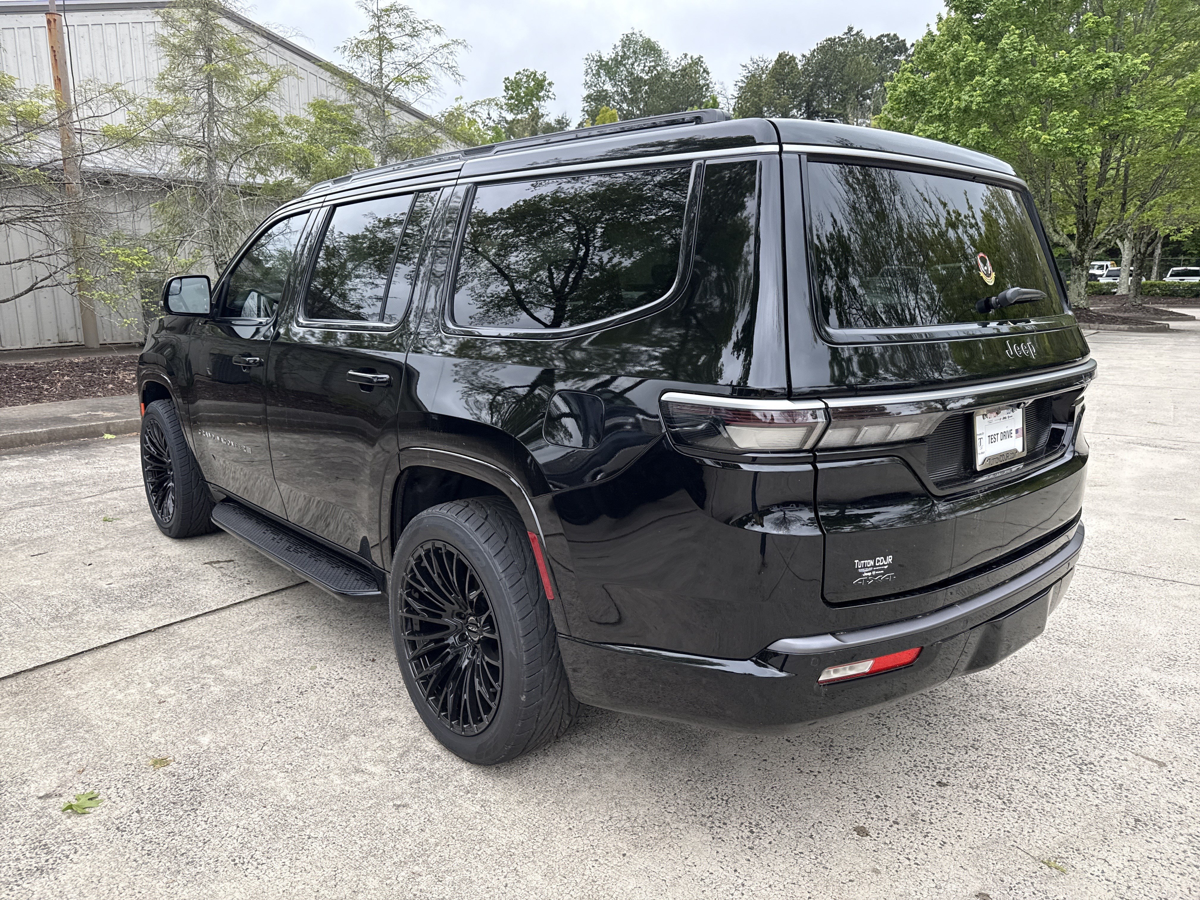 New 2026 Jeep Grand Wagoneer 4WD w/ Premium Group I image 5