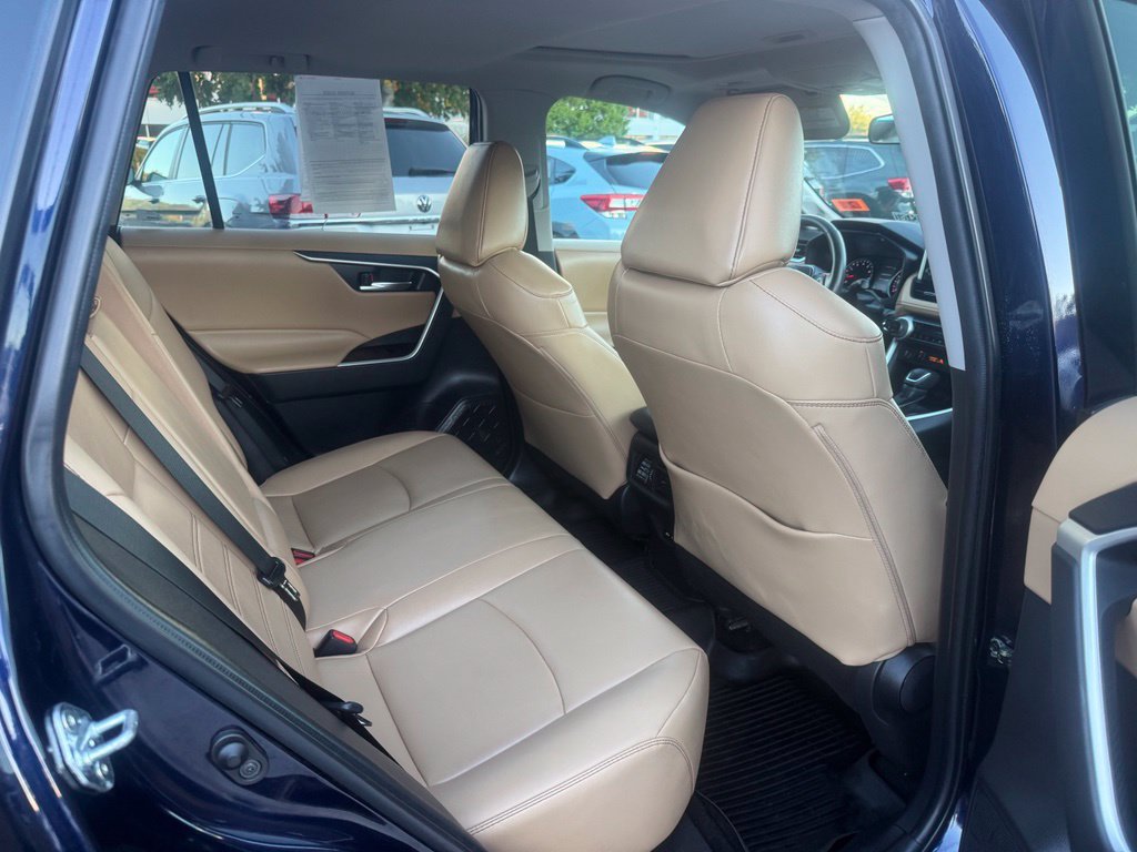 Certified 2021 Toyota RAV4 XLE Premium AWD/4WD image 21