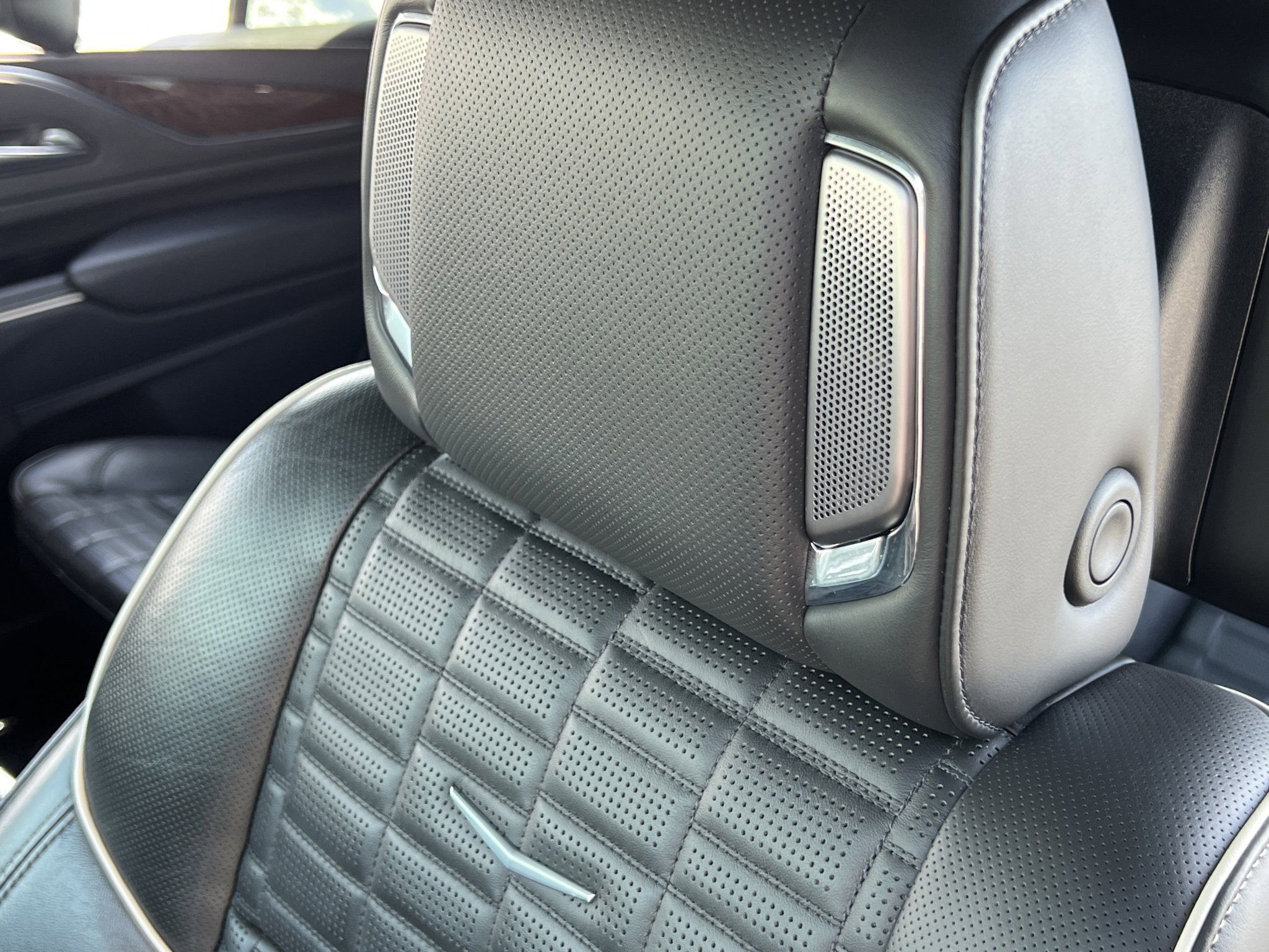 Used 2022 Cadillac Escalade Sport Platinum w/ Heavy-Duty Trailer Package image 44