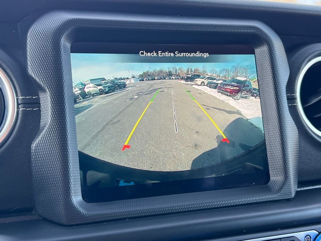 Used 2022 Jeep Wrangler Unlimited Sahara w/ Cold Weather Group image 28