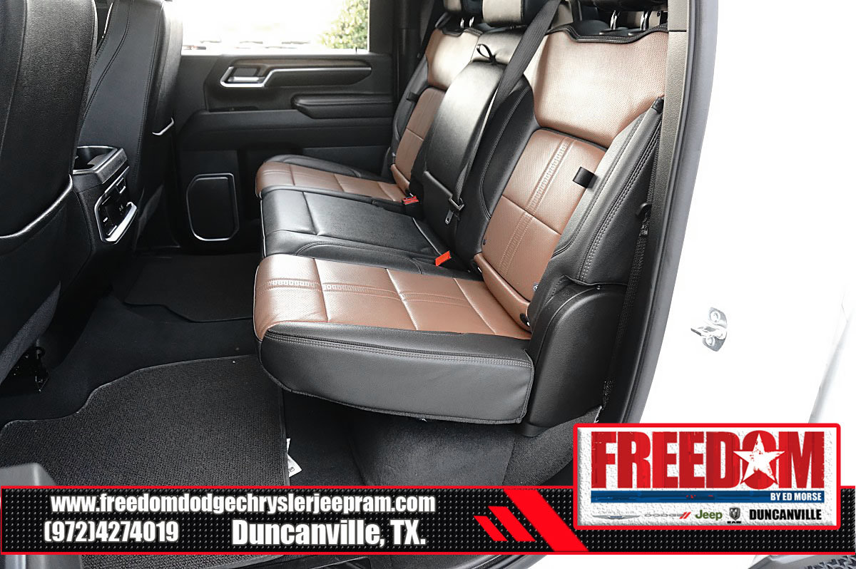 Used 2025 Chevrolet Silverado 2500 High Country w/ High Country Premium Package AWD/4WD image 14