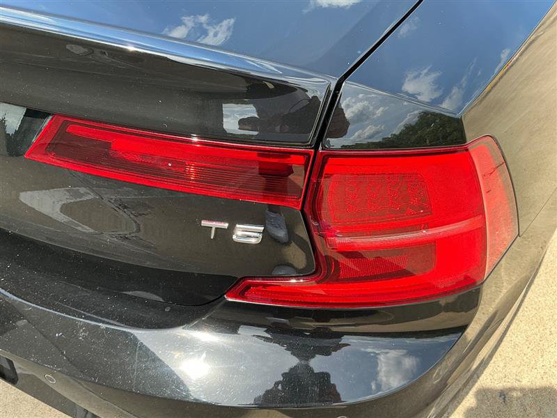 Used 2018 Volvo S90 T5 Momentum w/ Momentum Plus Package FWD image 20