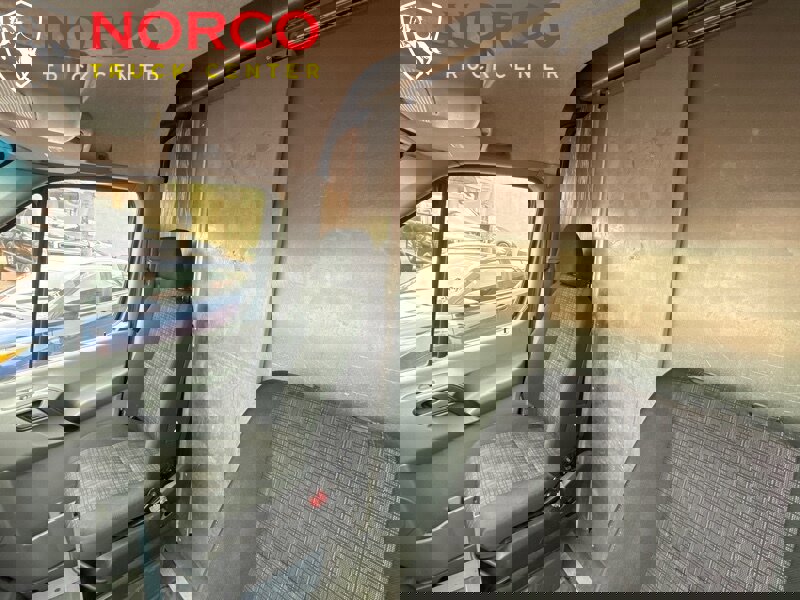 Used 2018 Mercedes-Benz Sprinter 2500 image 28