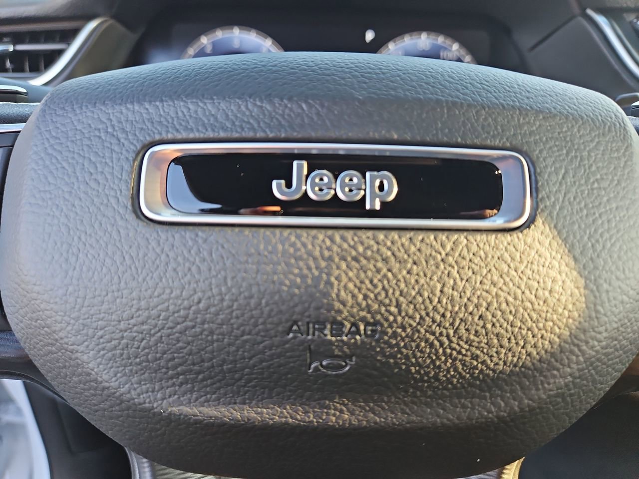 New 2025 Jeep Grand Cherokee Laredo w/ Luxury Tech Group I image 21