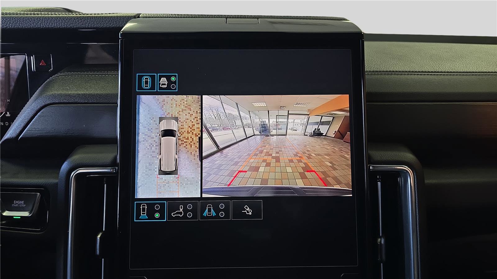 Used 2025 GMC Yukon XL Denali AWD/4WD image 23