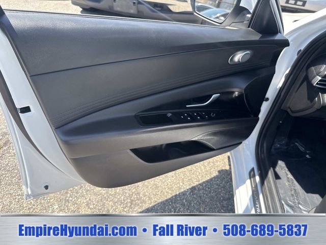 Used 2024 Hyundai Elantra SEL w/ Convenience Package FWD image 15