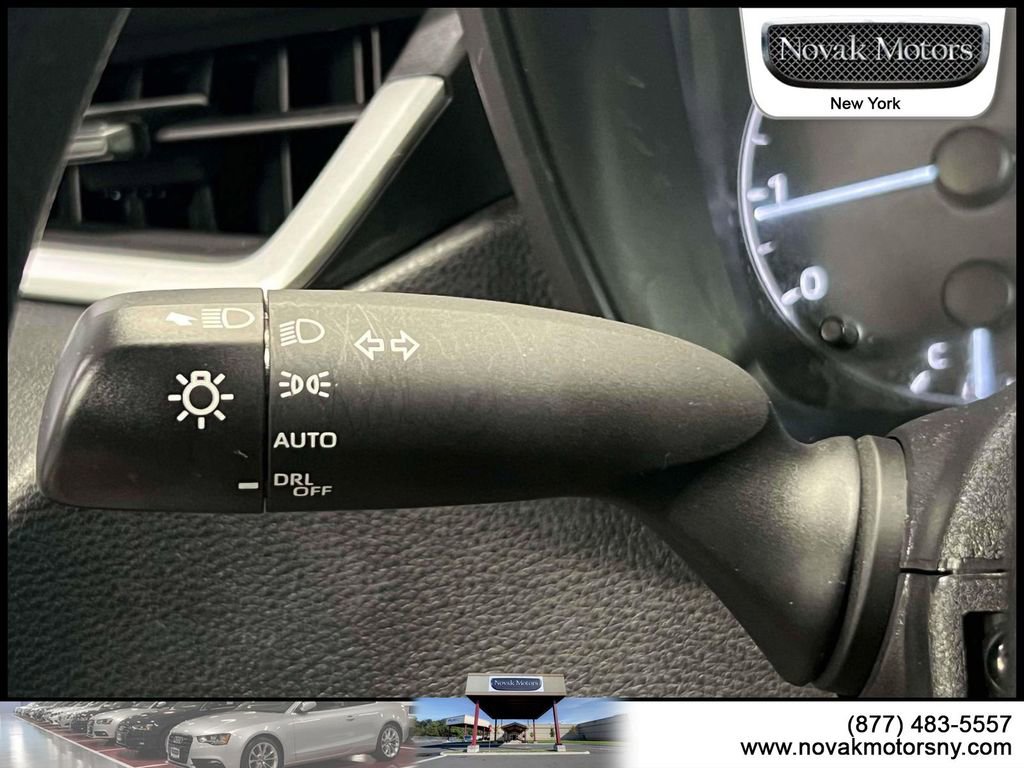 Used 2025 Toyota Corolla LE FWD image 23