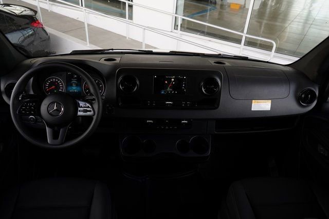 Used 2023 Mercedes-Benz Sprinter 2500 image 42