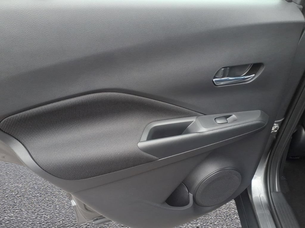 Used 2021 Nissan Kicks SV FWD image 12