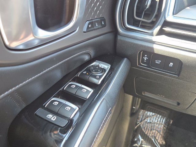 Certified 2026 Kia Sorento SX Prestige AWD/4WD image 20