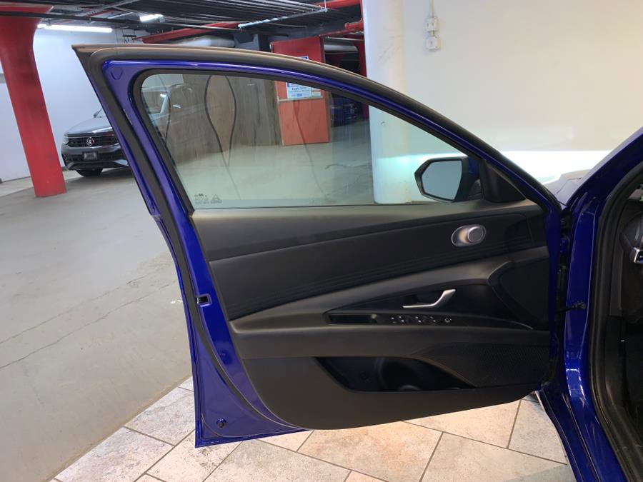 Used 2024 Hyundai Elantra SEL image 14