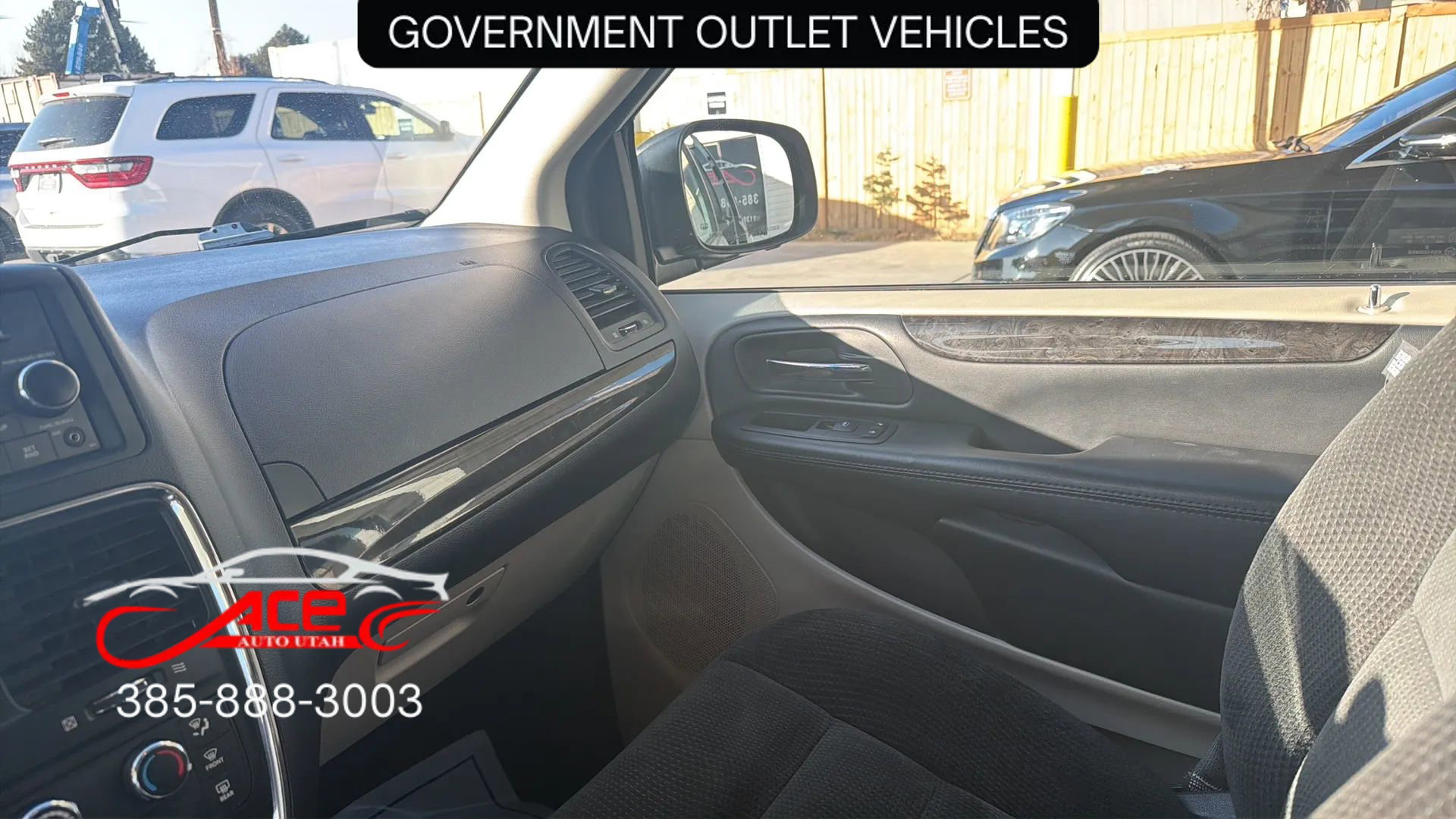 Used 2017 Dodge Grand Caravan SE w/ UConnect Hands-Free Group image 12