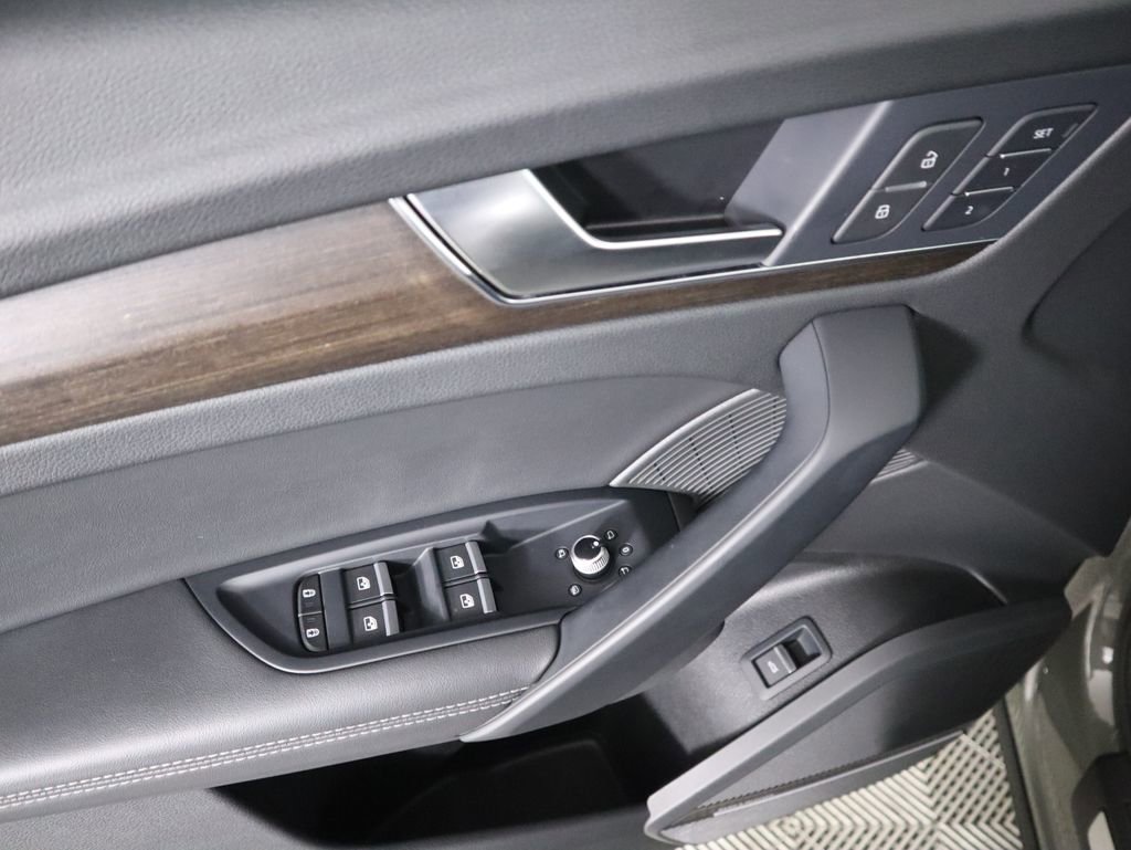 Used 2023 Audi Q5 2.0T Prestige image 24