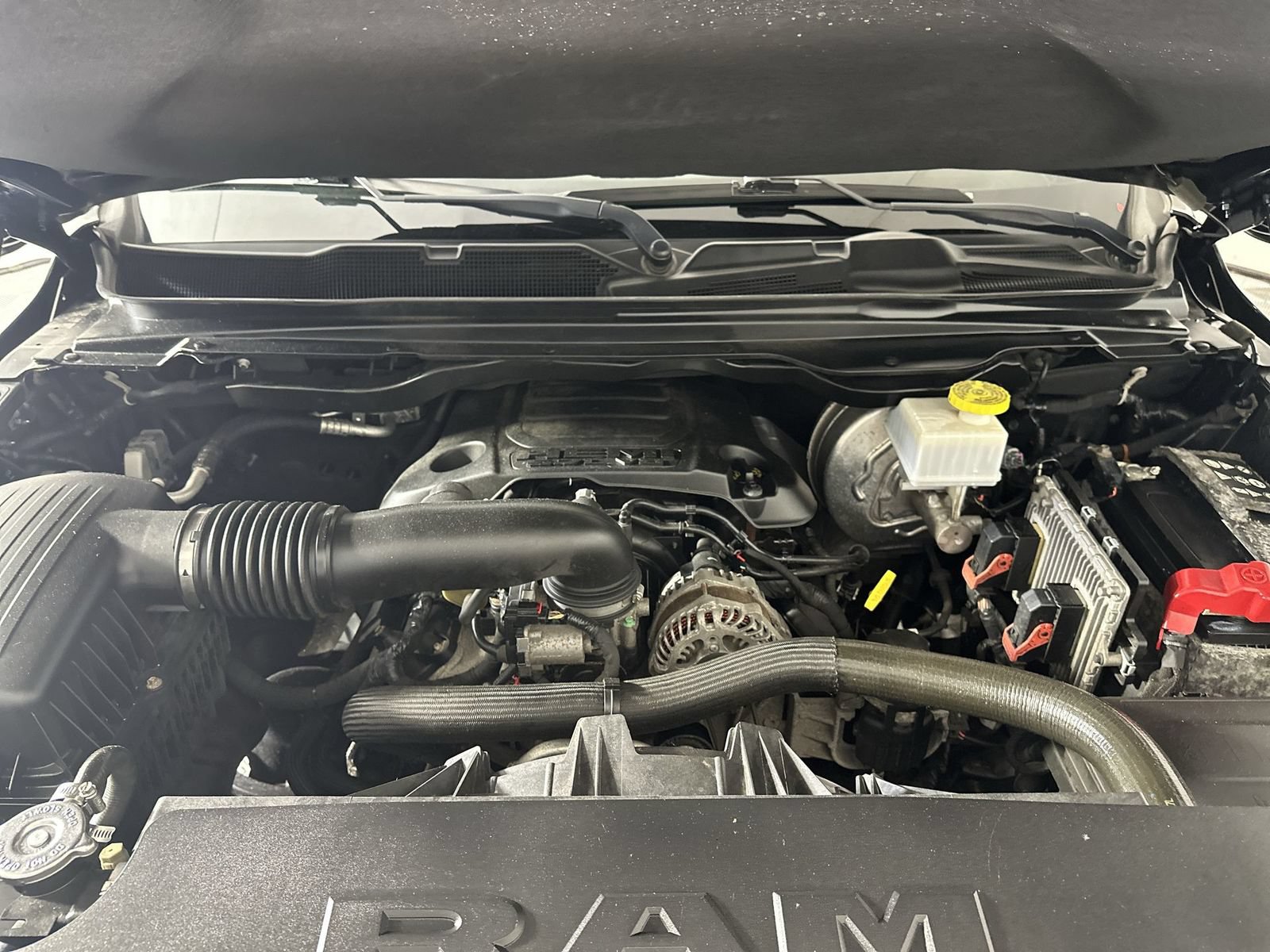 Used 2019 RAM 1500 Laramie AWD/4WD image 28