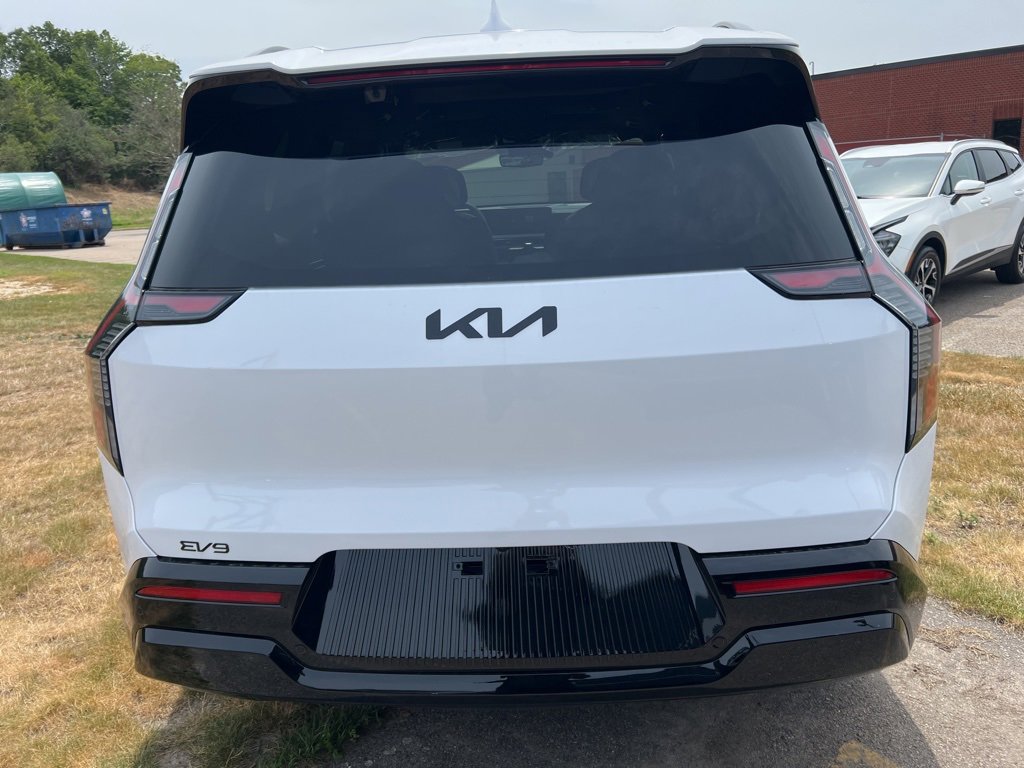 New 2026 Kia EV9 Land w/ Nightfall Edition Package image 3