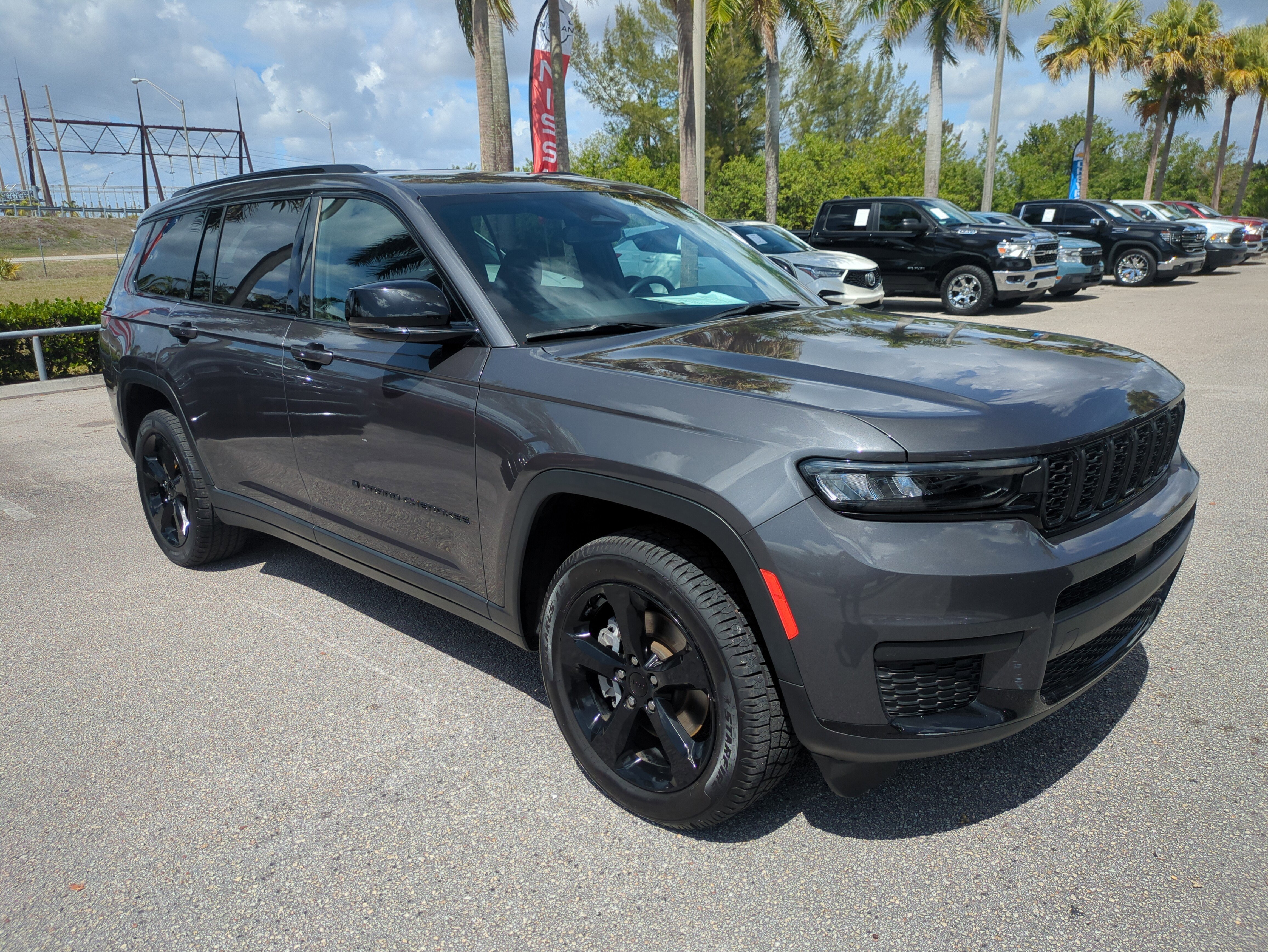 Certified 2023 Jeep Grand Cherokee L Altitude image 2