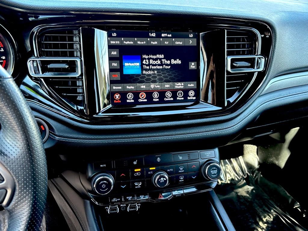 Used 2024 Dodge Durango SXT image 17