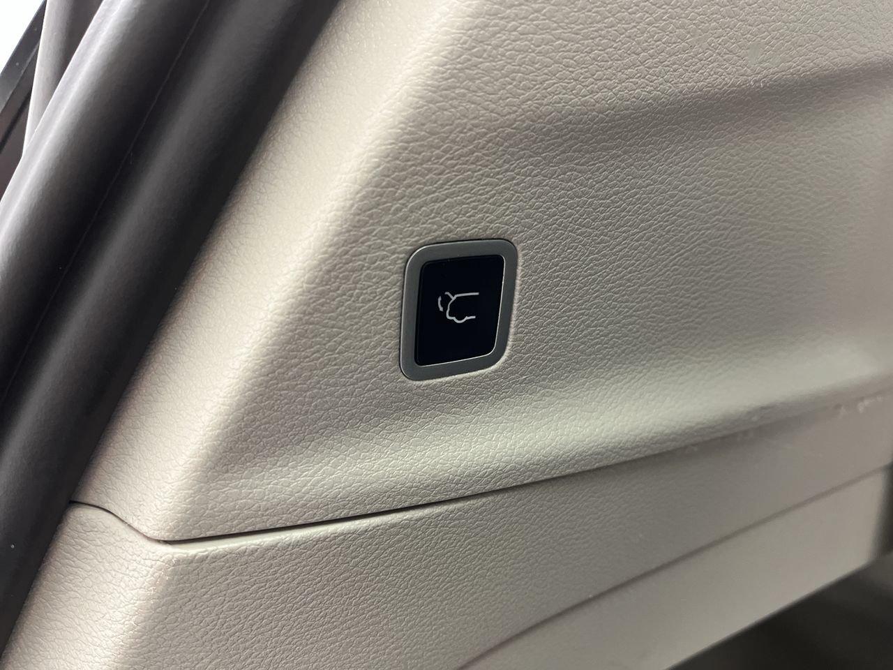 Used 2024 Chrysler Pacifica Touring-L FWD image 30
