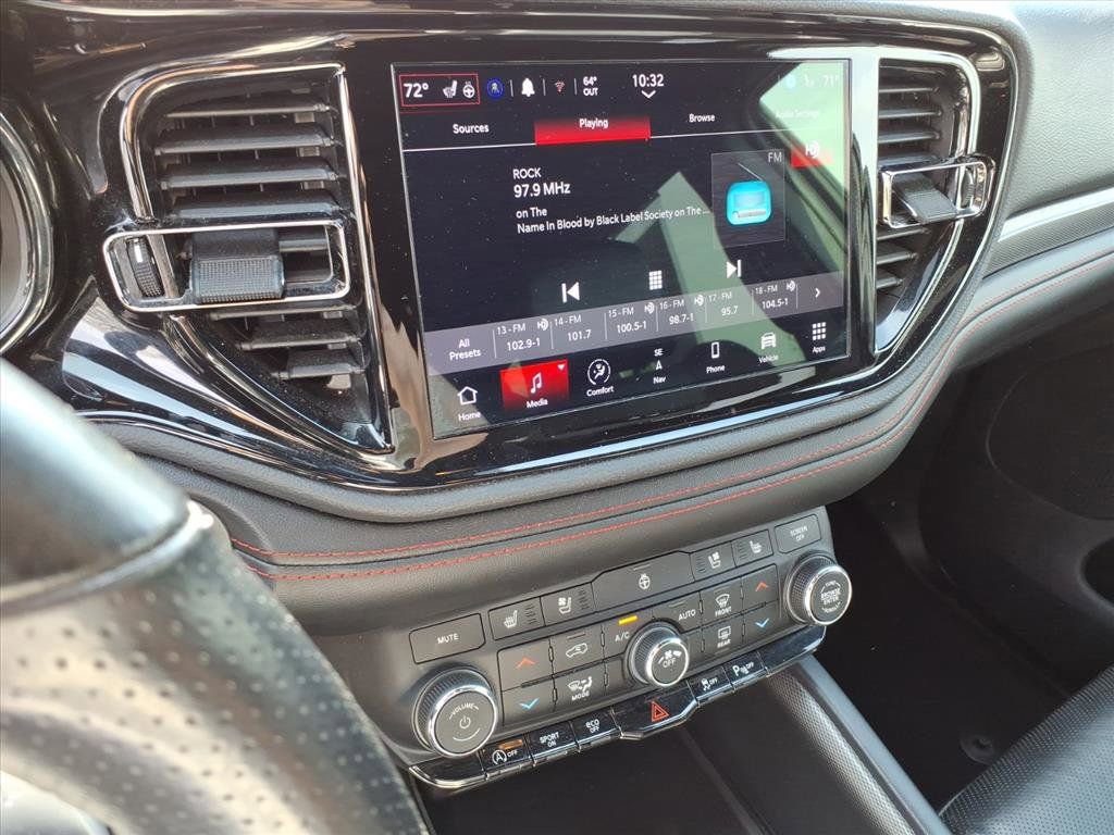 Used 2024 Dodge Durango GT image 31